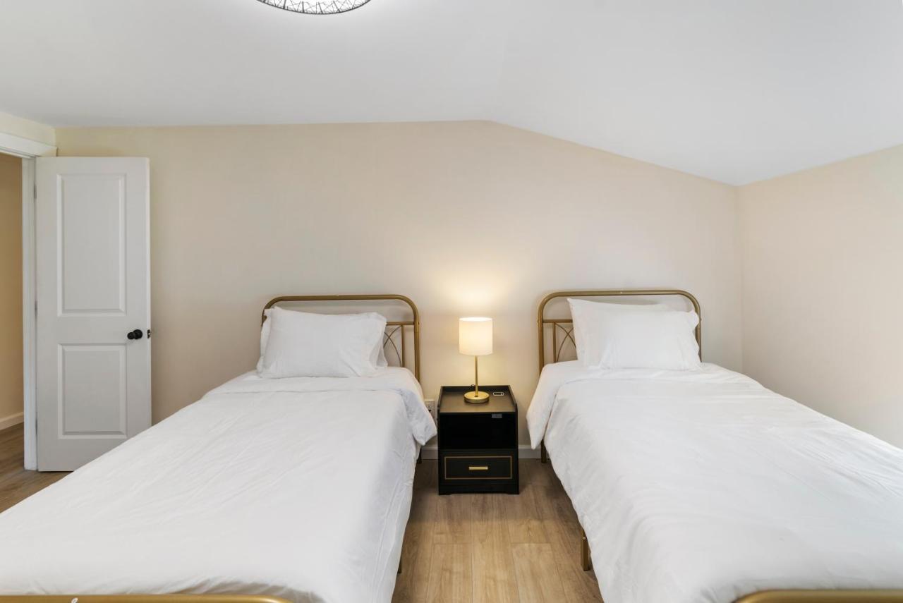Fantastic Retreat 5Min From Village With Media Room, Ac And Sauna! Stowe Eksteriør bilde